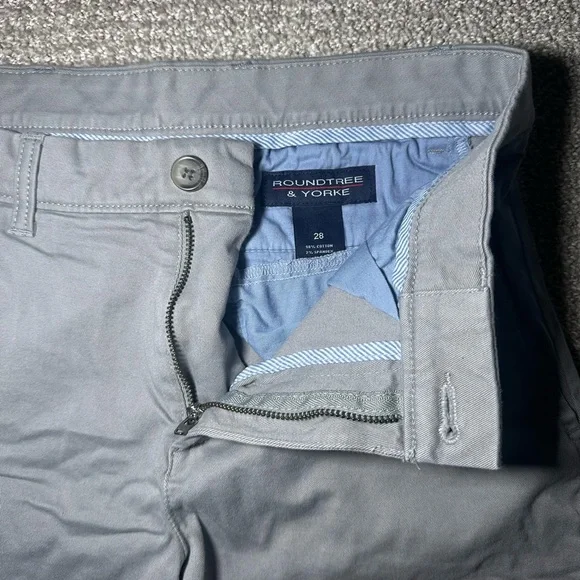 Roundtree & Yorke Charcoal Shorts - Picture 2 of 3